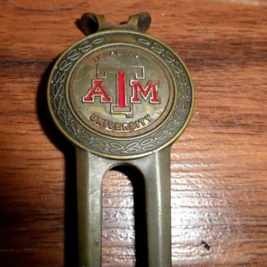 VINTAGE TEXAS A&M AGGIES MAGNAMARK GOLF DESIGN #525 DIVOT TOOL BALL MARKER