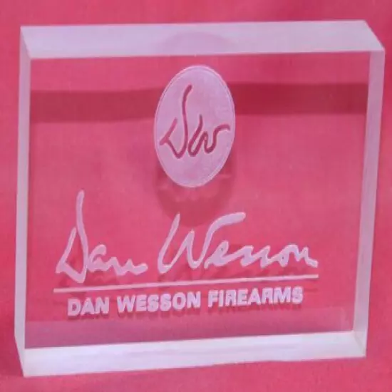 Dan Wesson Display Plaque 