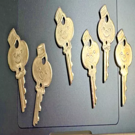 Vintage American Tourister 3 Pairs Smiling Bellhop Keys & 1 Lock, Key Set -8 pcs