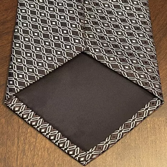 Van Heusen Brown Hand Made 100% Polyester Men’s Neck Tie Made In China