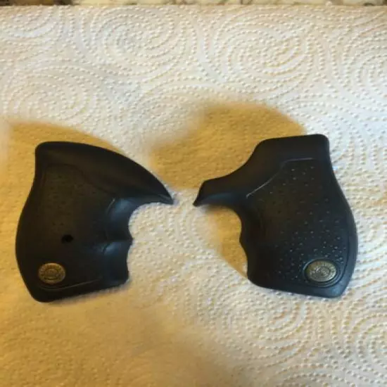 OEM TAURUS SMALL FRAME REVOLVER GRIP FACTORY WITHOUT SCREW