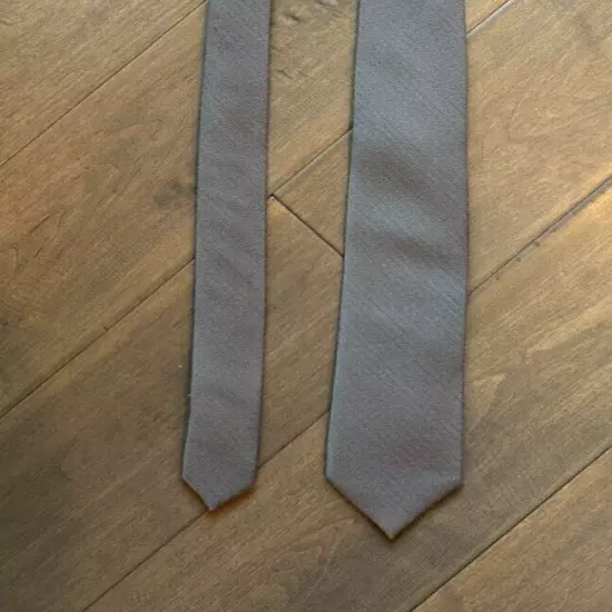 Gray the tie bar Tie 100% Silk Made in USA 57"