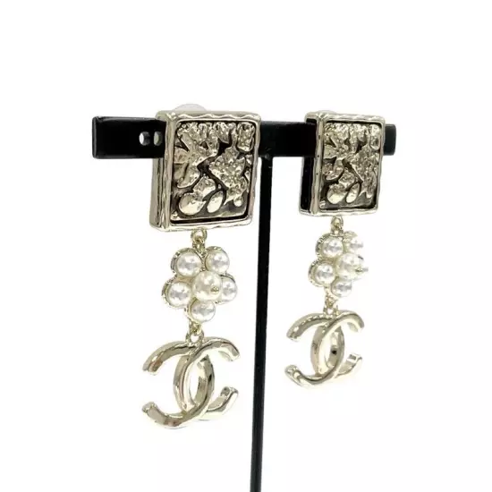 CHANEL Earrings Gold Coco Mark Square Flower Pearl CC Logo White Ladies Women's