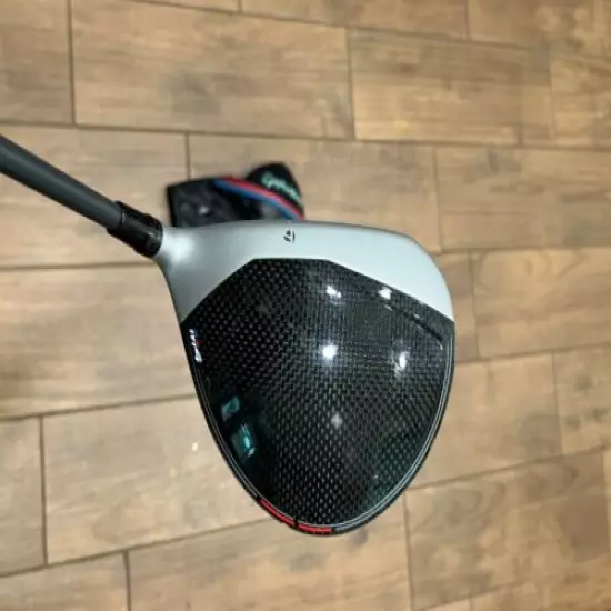 Taylormade M4 driver with headcover