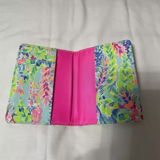 Lilly Pulitzer Shell We Go Passport Holder Designer Preppy Travel Wallet