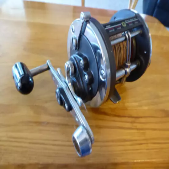 DIAWA Sealine 47H Levelwind Saltwater Baitcasting Reel. 