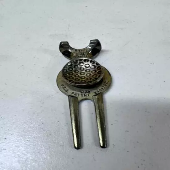 Sir Winston Divot Tool