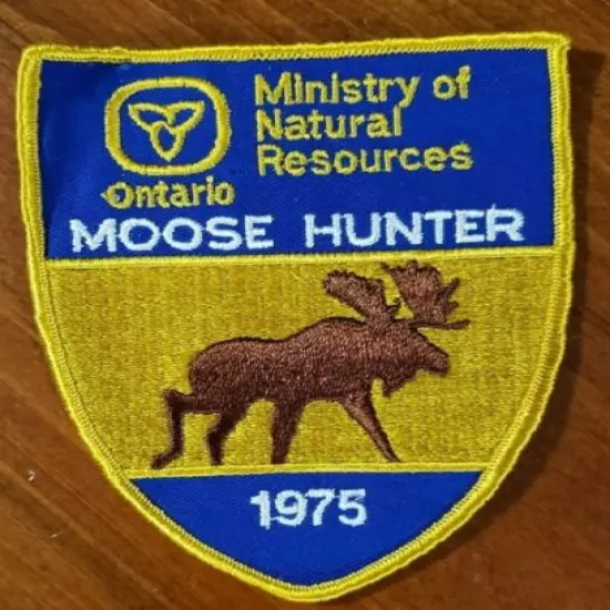 1975 Ontario Successful Moose Hunting Crest - MNR Patch Rare