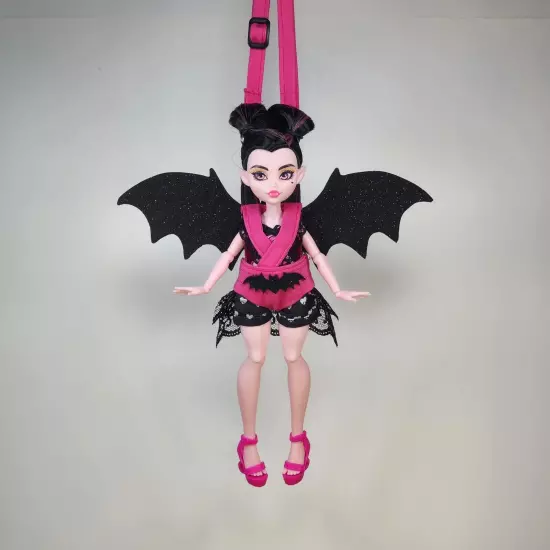 Monster High G3 Draculaura Bat Wing Carry Harness