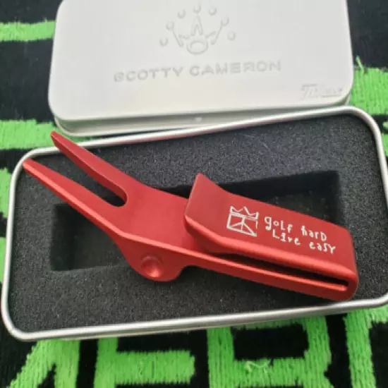 Scotty Cameron 2008 Golf Hard Live Easy Red Clip Pivot/Divot Tool IN TIN NEW ⛳⛳⛳