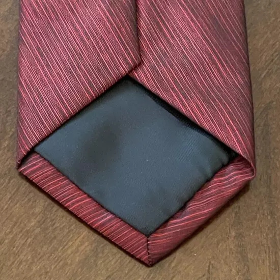 Van Heusen Red 100% Polyester Men’s Neck Tie Made In China