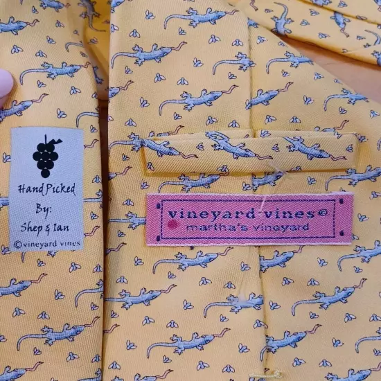 VINEYARD VINES Silk Neck Tie Martha's Vineyard Lizard Nature Print 60"L x 4"W