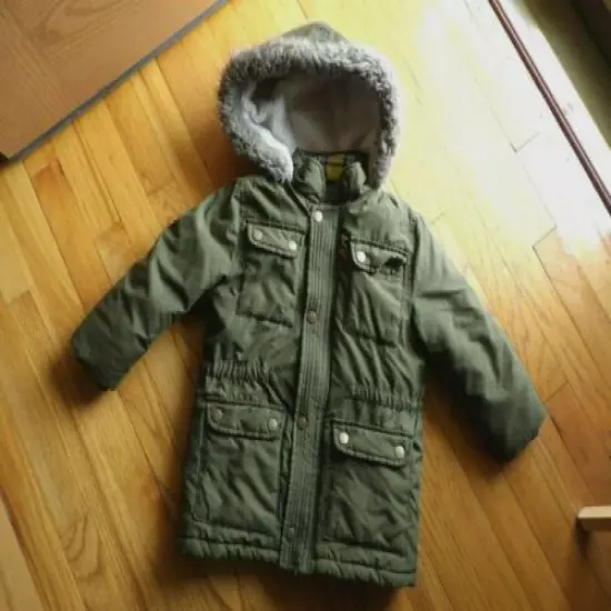 Carter's Thick coat with hood children size 5/6 Medium great very warm