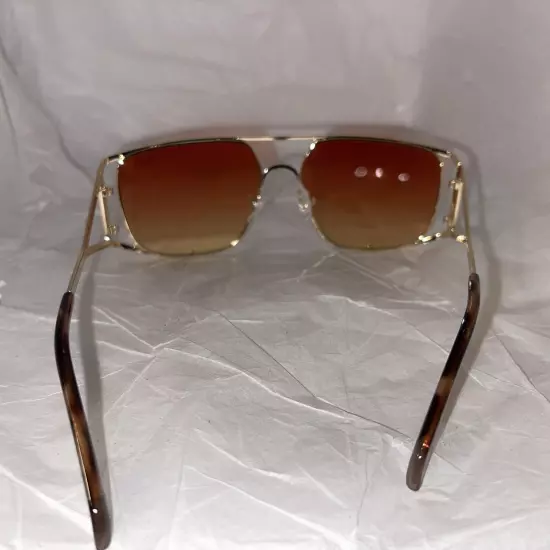 NWT Rare Quay Baddie Behavior Oval Aviator Sunglasses Gold Pink Brand