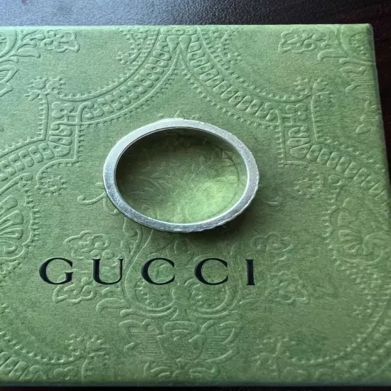 *Gucci* Men's Interlocking Black Enamel Ring (Gucci Size 23, US size 10.5)