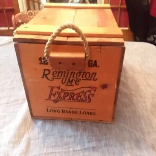 Vintage REMINGTON UMC First in the Field 12ga Ammo Box Crate w/ Lid 