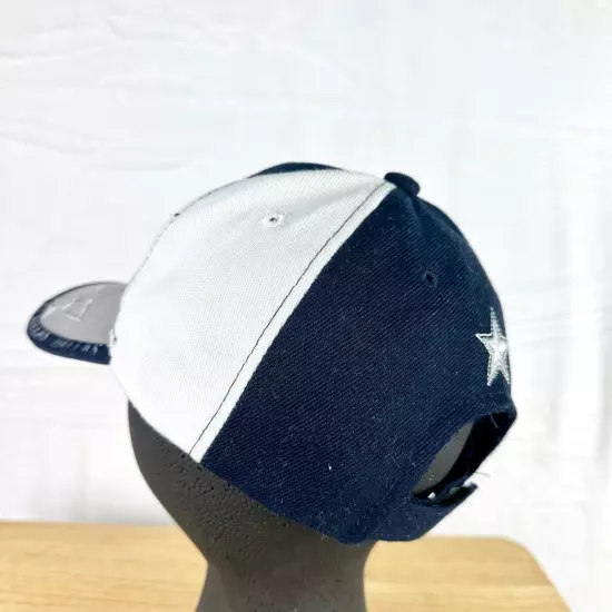 Dallas Cowboys Vintage Star Hat Hook and Loop Closure