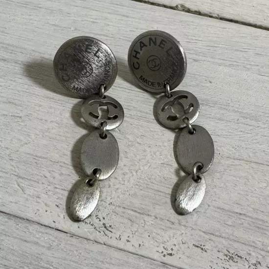 CHANEL #1 round earrings silver color here mark 4 rows