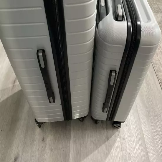 Delsey Paris 2pc Trunk Spinner Hardside Luggage Set 22” & 29”- White Silver