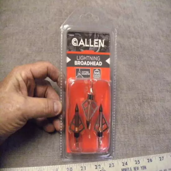 Allen Lighting Broadhead Set. Set Of 3 ,100 Grain Weight,1 1/16 Cutting Diameter