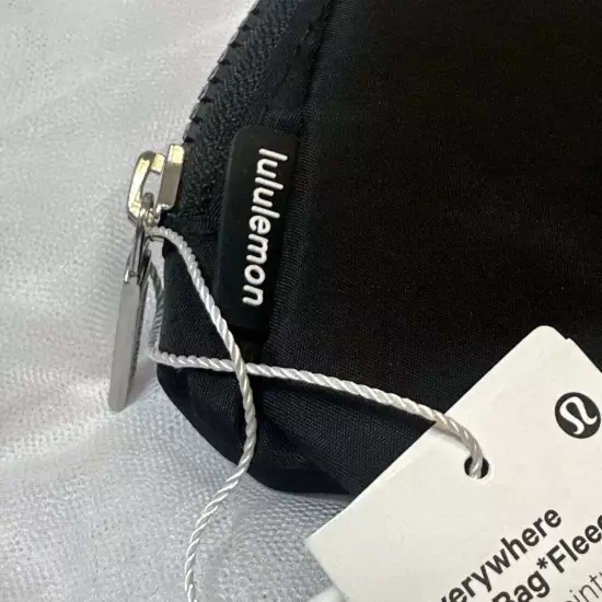 Lululemon Athletica Everywhere Women's Belt Bag- Black -BRAND NEW! Tags Attached