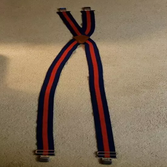 PRE-OWNED MENS ADJUSTABLE RED AND BLUE CLOTH SUSPENDERS WITH METAL SNAP CLASPS