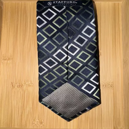 Stafford Essentials Green Geometric Polyester Tie - 58L 3.5W