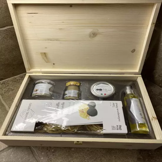 Artigiano Del Tartufo Black Truffle Wood Gift Box Sauce, Mustard, Salt, Oil