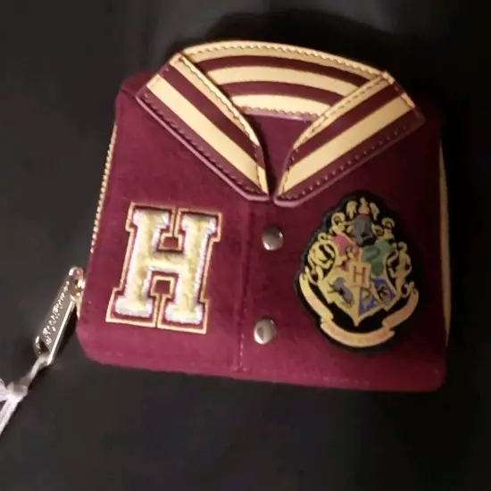 Harry Potter - Hogwarts Gryffindor Varsity 4" Faux Leather Zip-Around Wallet