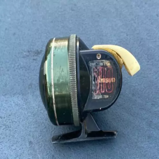 Vintage Johnson Model 710A Spincasting Fishing Reel Made In USA Green/Black 