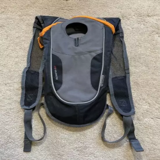 VGC Outdoor Products Kilometer 8.0 Rip-Stop 2.0 L Hydration Backpack Pack GRAY