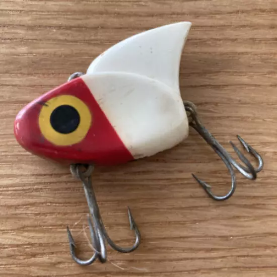 DEMON Shark / Sail Shark Red / White (RH-45) LURE