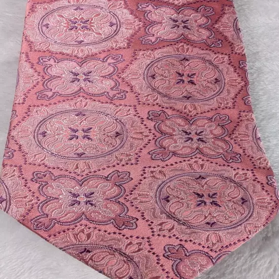 Ike Behar New York 100% Silk Mens Tie Pink Paisley Print 59"