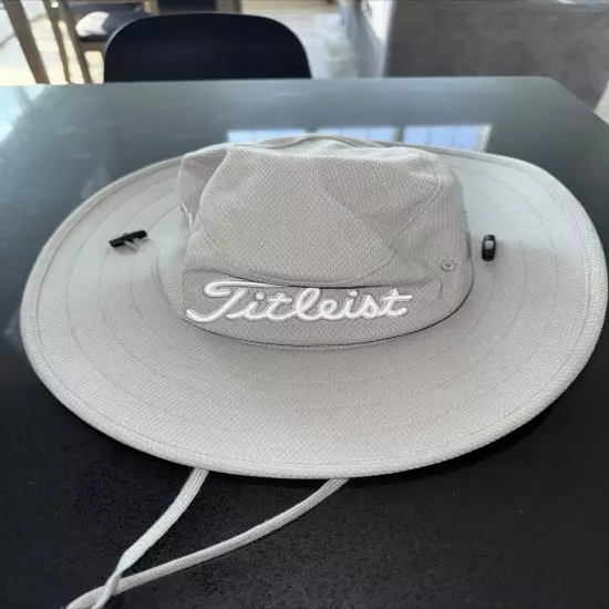 Titleist Pro V1 Light Gray Golf Bucket Hat