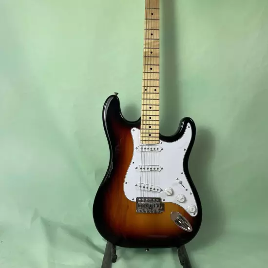 sunburst ST electric guitar SSS pickup Maple Fingerboard Fast delivery