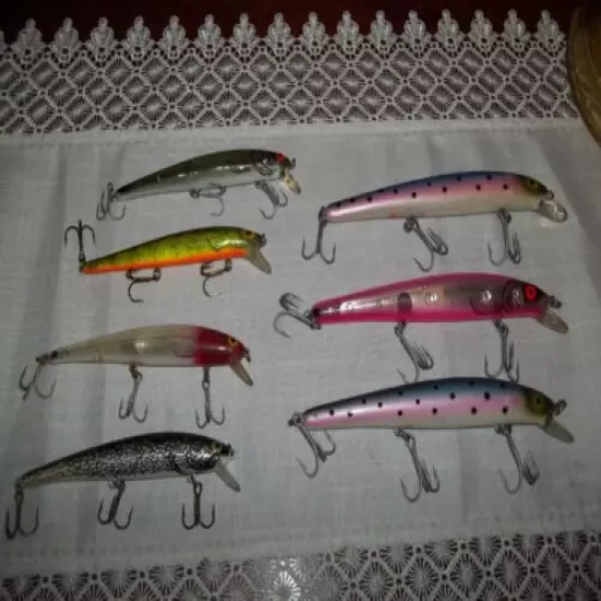  RATTLIN MINNOW LURE FISHING LURE SET OF 7 - PRE-OWNED (LOT 88)