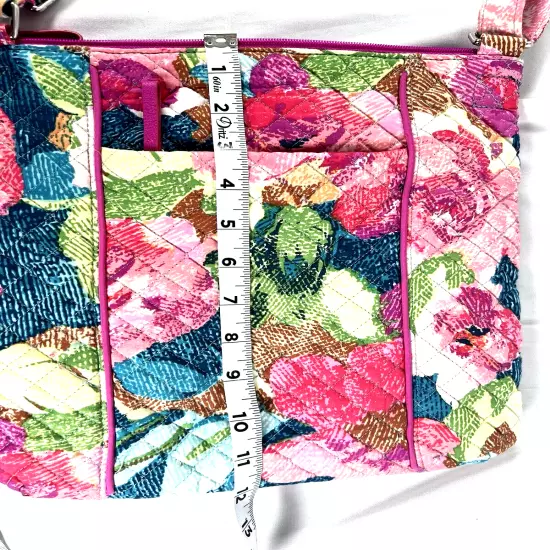 NWOT. Vera Bradley "Super Bloom" Iconic Hipster Crossbody Bag 12x11x2