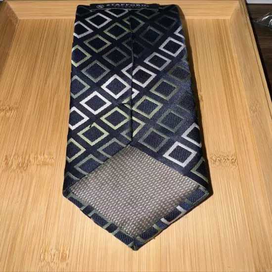 Stafford Essentials Green Geometric Polyester Tie - 58L 3.5W