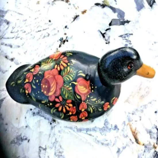 BEAUTIFUL H/CARVED AND PAINTED SIGNED "DONNA BRYANT" DUCK DECOY W/GLASS EYES