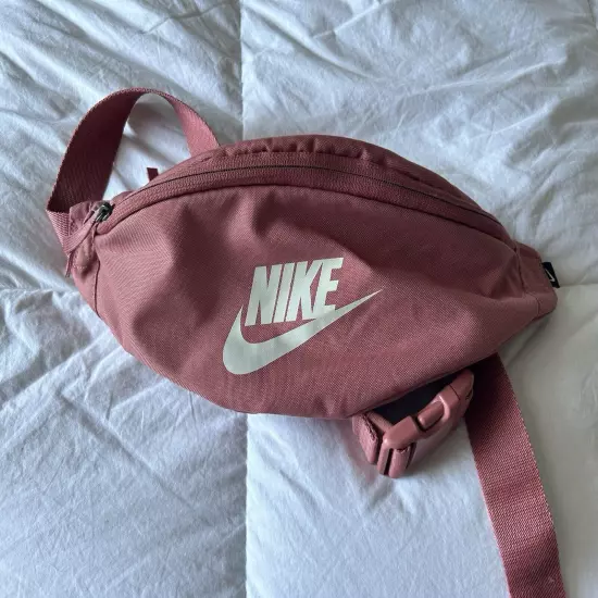 Nike 2008 Crossbody Fanny Pack Belt Bag Hip Waist Bag Mauve Pink