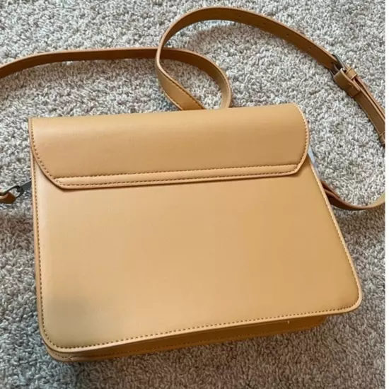 Crossbody/Shoulder bag. Pixi Mood Camel color