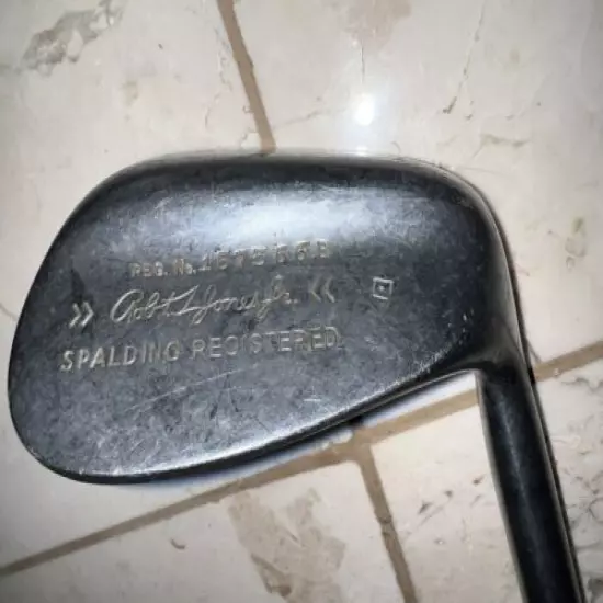 Robert Jones, Jr. Spalding Autograph 9 Iron - Has fish scale grooving