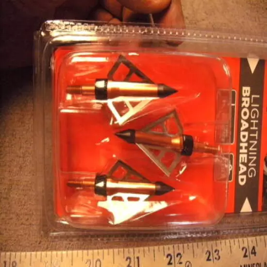 Allen Lighting Broadhead Set. Set Of 3 ,100 Grain Weight,1 1/16 Cutting Diameter