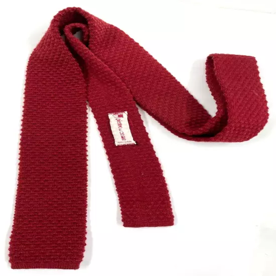 Pietro di Como Vtg Wool Burgundy Red Square Tip Flat End Textured Tie 2" x 54"