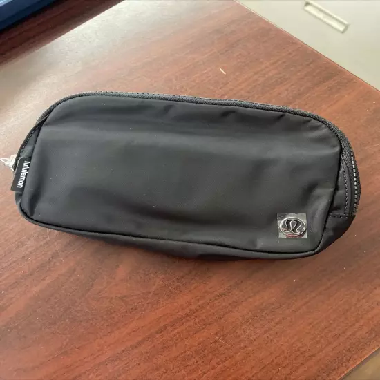 Lululemon Everywhere Belt Bag - Black - NWT