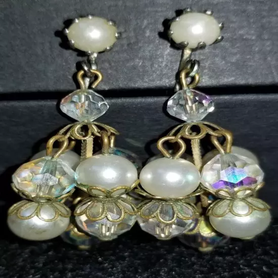 Vintage clip on crystal and pearl fashion dangle earrings in silvertone