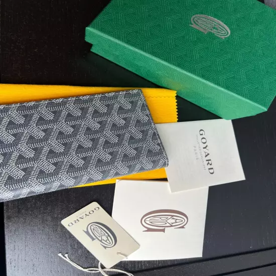 100% AUTHENTIC Goyard GRENELLE PASSPORT Holder Wallet GREY - BRAND NEW