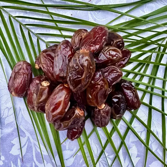 5-LB MEDJOOL DATES. FREE FAST SHIPPING. DATES MED-JUICY. FRESH CALIFORNIA DATES