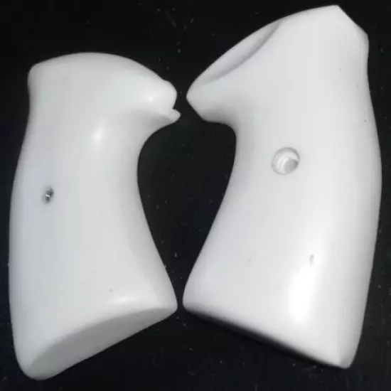 Charter Arms Bulldog, Pathfinder, Undercover pistol grips white plastic +screw