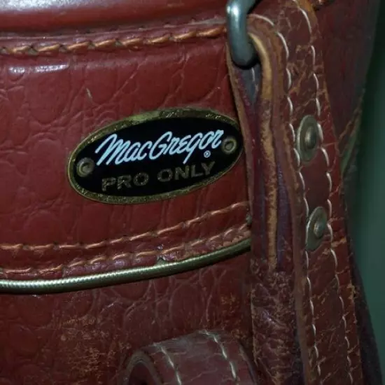 MacGregor MT Professional Golf Club Set and Bag Set Serial # 2L2E55 Right Shot